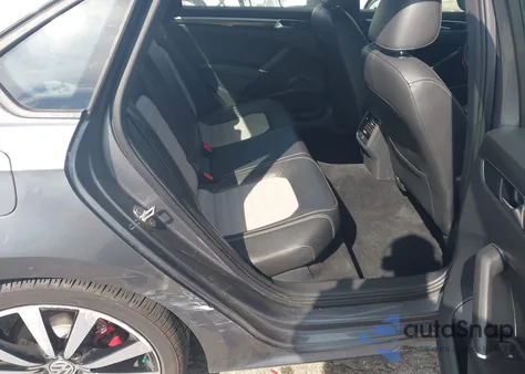 2018 Volkswagen Passat 3.6L V6 Gt z USA, uszkodzony, nr VIN 1VWJM7A3XJC050511